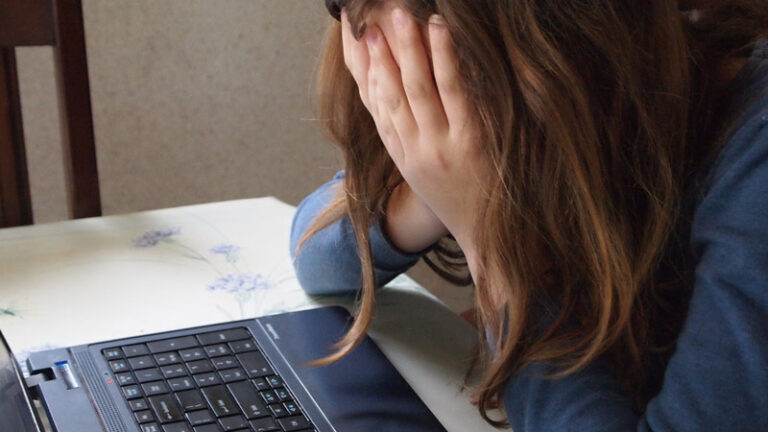 Devianza minorile e social networks